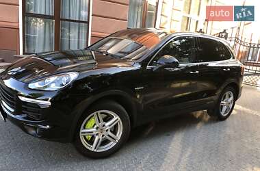 Позашляховик / Кросовер Porsche Cayenne 2015 в 