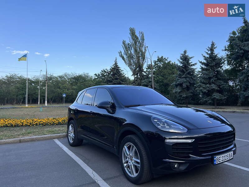 Внедорожник / Кроссовер Porsche Cayenne 2015 в Николаеве