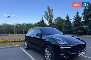 Внедорожник / Кроссовер Porsche Cayenne 2015 в 