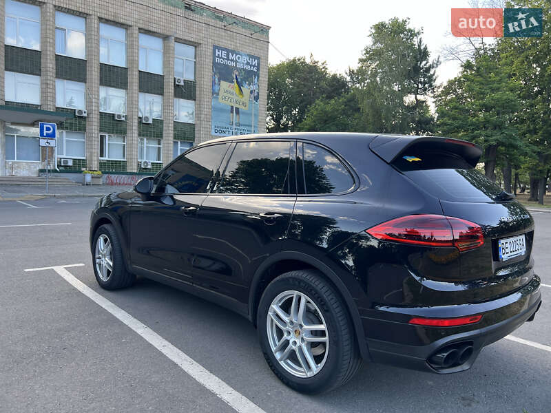 Внедорожник / Кроссовер Porsche Cayenne 2015 в Николаеве