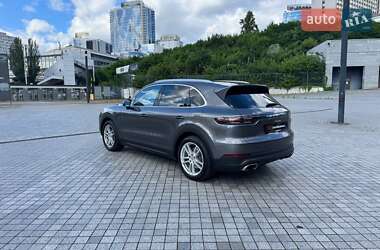 Внедорожник / Кроссовер Porsche Cayenne 2020 в 