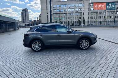 Внедорожник / Кроссовер Porsche Cayenne 2020 в 