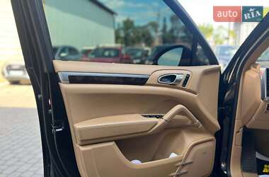 Внедорожник / Кроссовер Porsche Cayenne 2015 в 