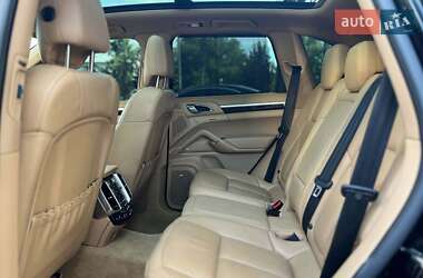 Внедорожник / Кроссовер Porsche Cayenne 2015 в 