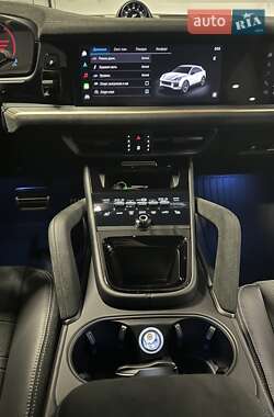 Позашляховик / Кросовер Porsche Cayenne 2024 в 