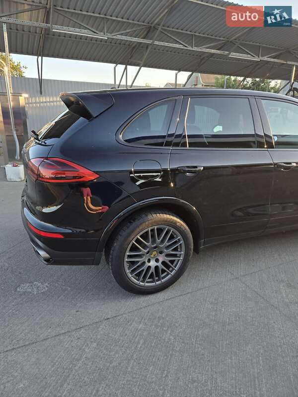 Внедорожник / Кроссовер Porsche Cayenne 2016 в Одессе