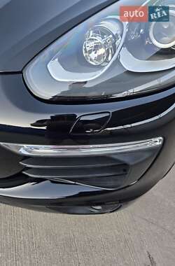 Внедорожник / Кроссовер Porsche Cayenne 2016 в 
