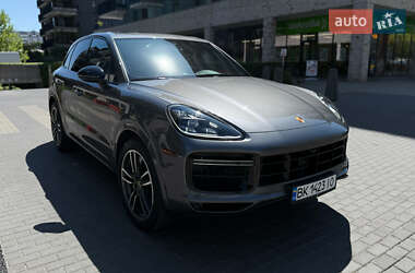 Внедорожник / Кроссовер Porsche Cayenne 2023 в 
