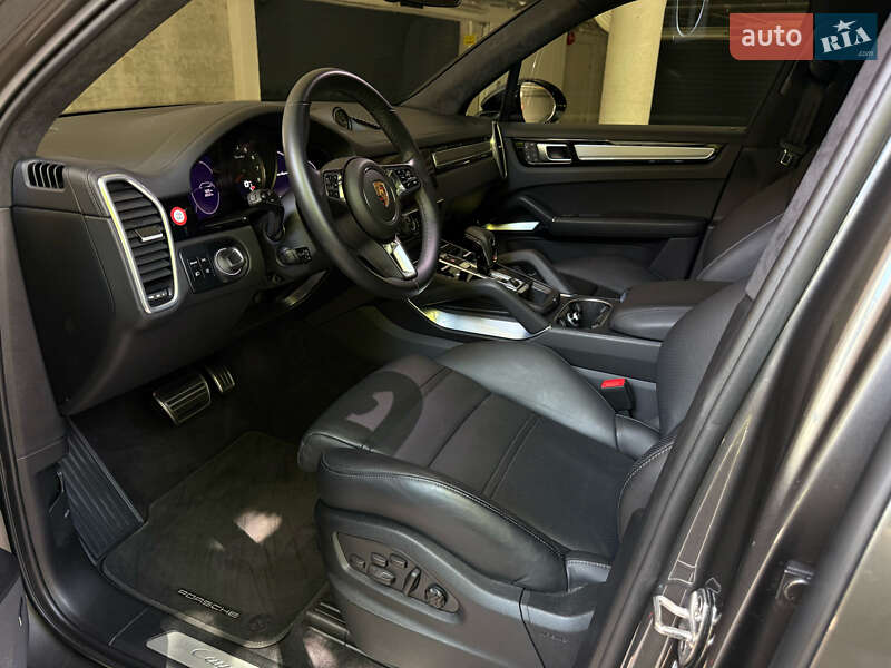 Внедорожник / Кроссовер Porsche Cayenne 2023 в Ровно