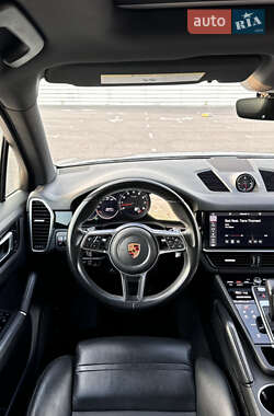 Внедорожник / Кроссовер Porsche Cayenne 2019 в 
