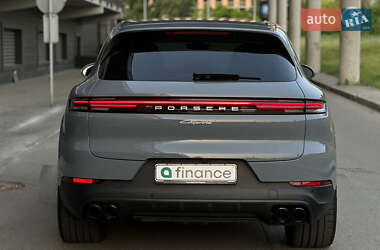 Внедорожник / Кроссовер Porsche Cayenne 2024 в 