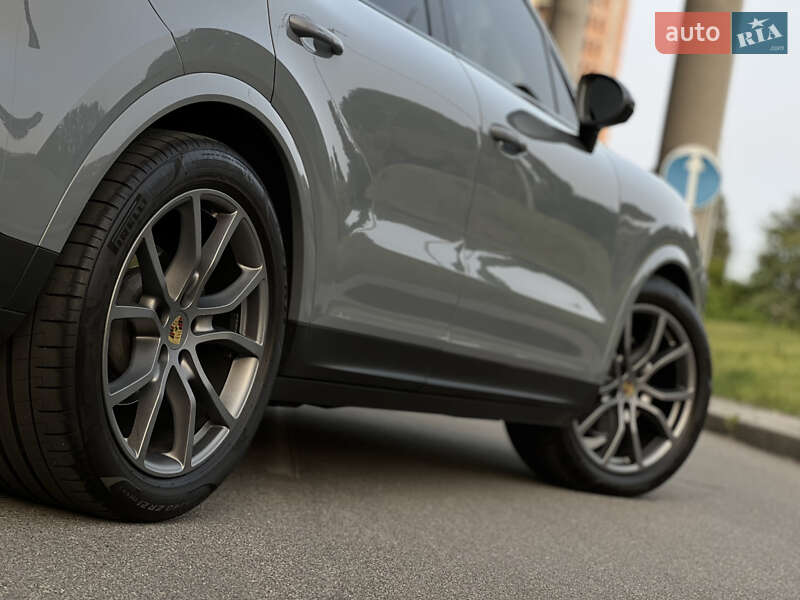 Внедорожник / Кроссовер Porsche Cayenne 2024 в Киеве