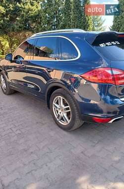 Внедорожник / Кроссовер Porsche Cayenne 2012 в 