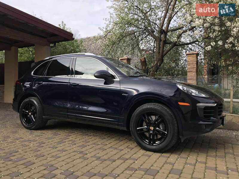Внедорожник / Кроссовер Porsche Cayenne 2015 в Львове