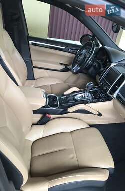 Внедорожник / Кроссовер Porsche Cayenne 2015 в 