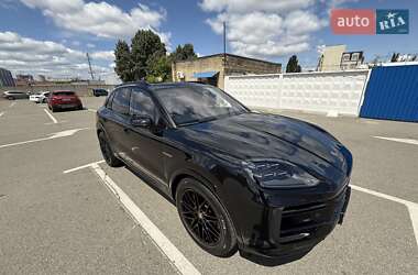 Внедорожник / Кроссовер Porsche Cayenne 2023 в 