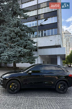 Внедорожник / Кроссовер Porsche Cayenne 2013 в 