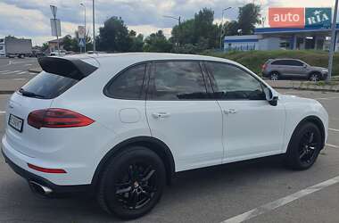 Внедорожник / Кроссовер Porsche Cayenne 2016 в 