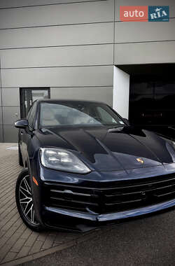 Внедорожник / Кроссовер Porsche Cayenne 2024 в 