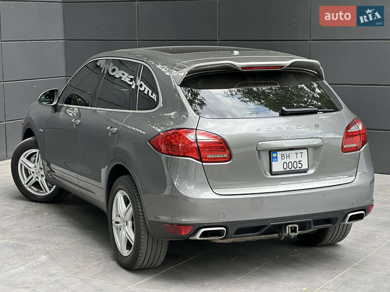 Внедорожник / Кроссовер Porsche Cayenne 2014 в Одессе