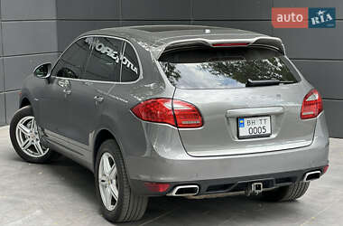 Внедорожник / Кроссовер Porsche Cayenne 2014 в 