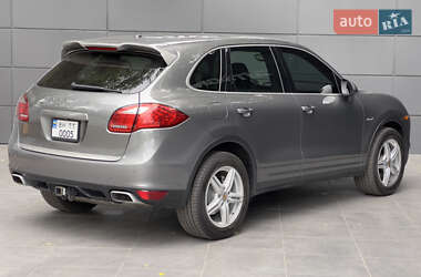 Внедорожник / Кроссовер Porsche Cayenne 2014 в 