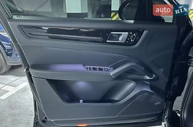 Внедорожник / Кроссовер Porsche Cayenne 2019 в 