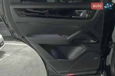 Внедорожник / Кроссовер Porsche Cayenne 2019 в 