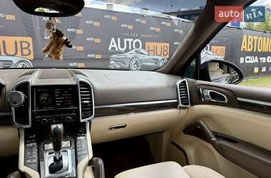 Внедорожник / Кроссовер Porsche Cayenne 2011 в 