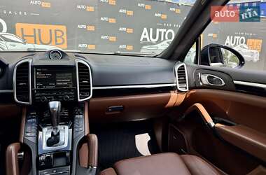 Внедорожник / Кроссовер Porsche Cayenne 2016 в 