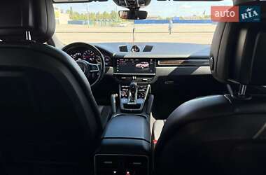 Внедорожник / Кроссовер Porsche Cayenne 2021 в 