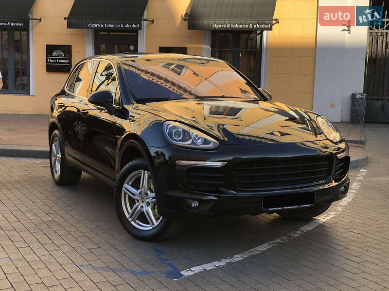 Позашляховик / Кросовер Porsche Cayenne 2015 в Одесі