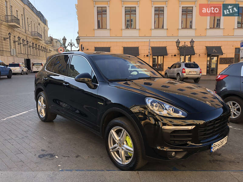 Позашляховик / Кросовер Porsche Cayenne 2015 в Одесі