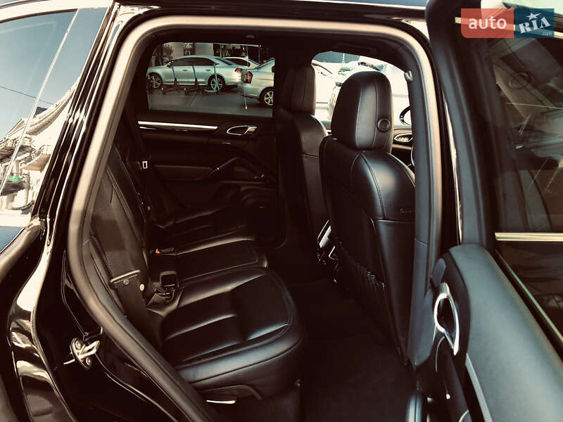 Позашляховик / Кросовер Porsche Cayenne 2015 в Одесі