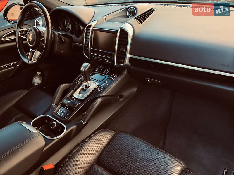 Позашляховик / Кросовер Porsche Cayenne 2015 в Одесі