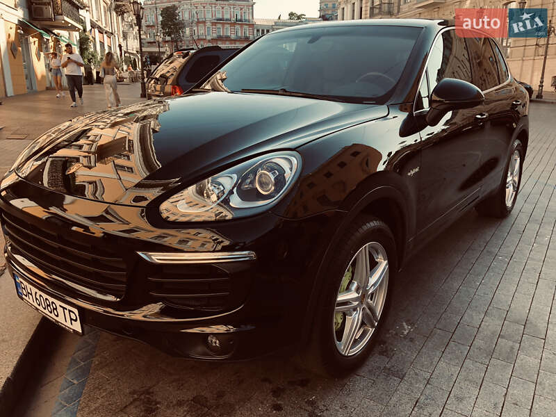 Позашляховик / Кросовер Porsche Cayenne 2015 в Одесі