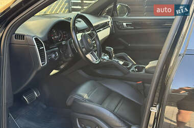 Внедорожник / Кроссовер Porsche Cayenne 2021 в 