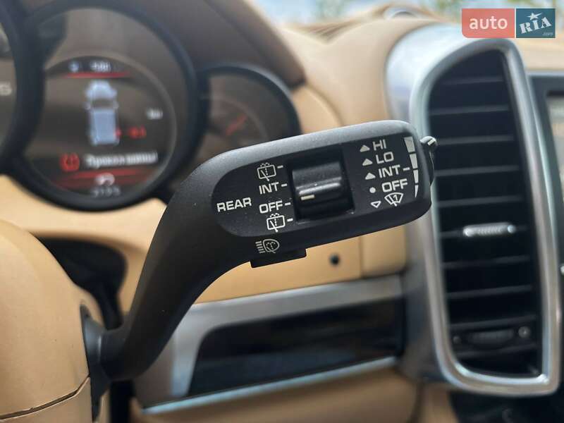 Внедорожник / Кроссовер Porsche Cayenne 2013 в Киеве