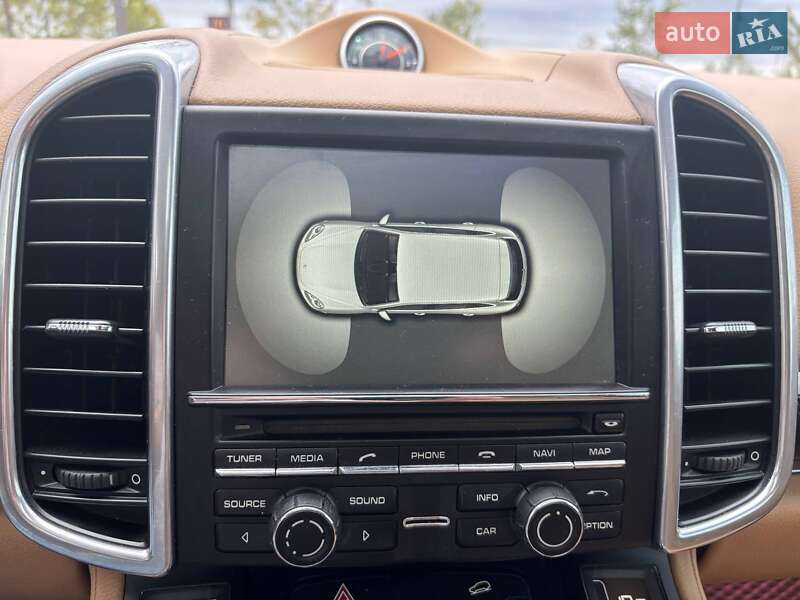 Внедорожник / Кроссовер Porsche Cayenne 2013 в Киеве