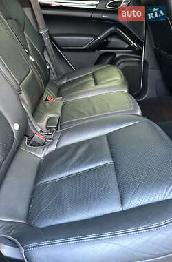 Внедорожник / Кроссовер Porsche Cayenne 2013 в 