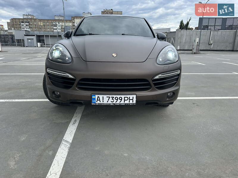 Внедорожник / Кроссовер Porsche Cayenne 2010 в Киеве
