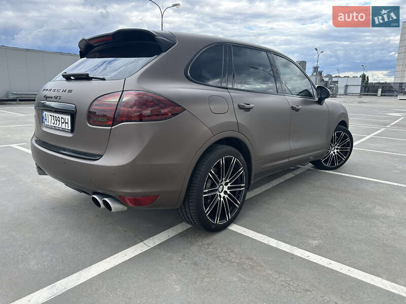 Внедорожник / Кроссовер Porsche Cayenne 2010 в Киеве