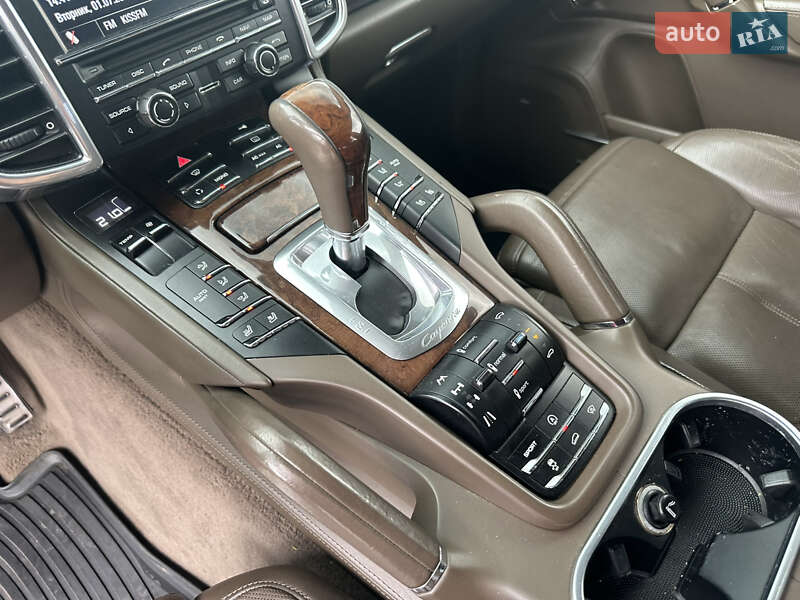Внедорожник / Кроссовер Porsche Cayenne 2010 в Киеве