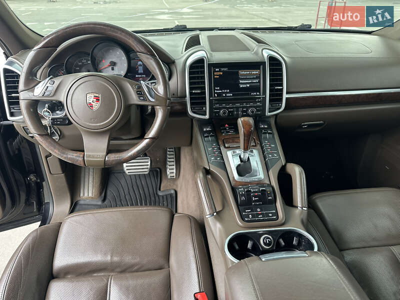 Внедорожник / Кроссовер Porsche Cayenne 2010 в Киеве
