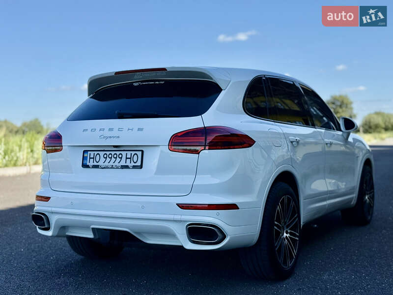 Внедорожник / Кроссовер Porsche Cayenne 2015 в Тернополе