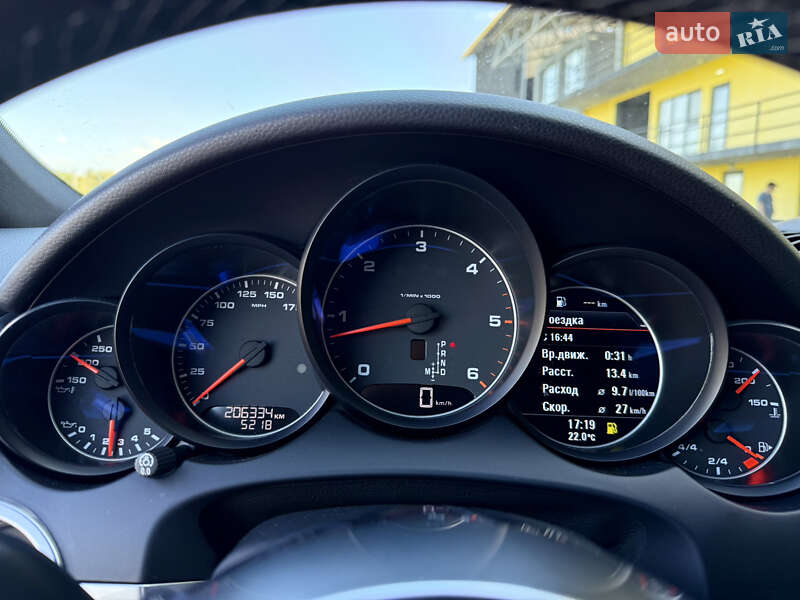 Внедорожник / Кроссовер Porsche Cayenne 2015 в Тернополе