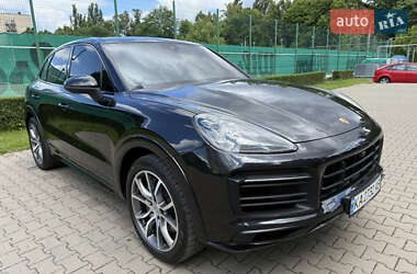 Внедорожник / Кроссовер Porsche Cayenne 2018 в 