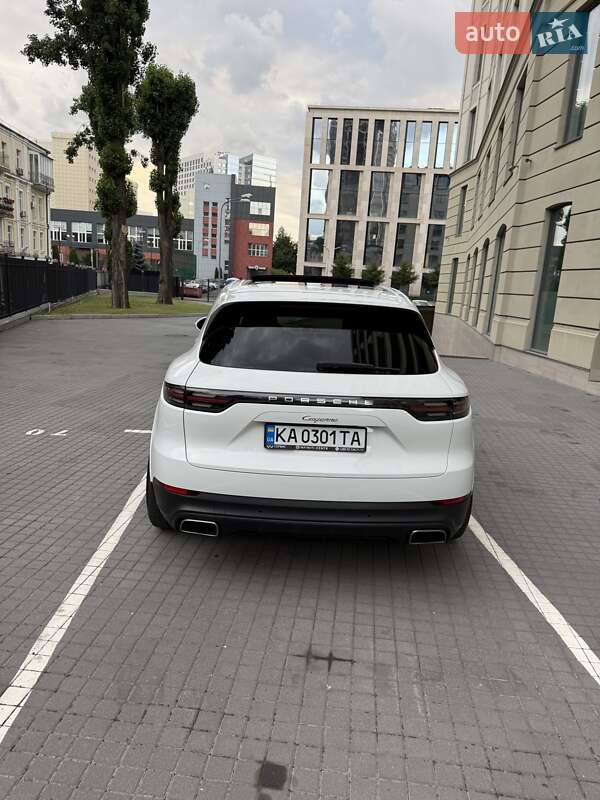 Внедорожник / Кроссовер Porsche Cayenne 2020 в Киеве