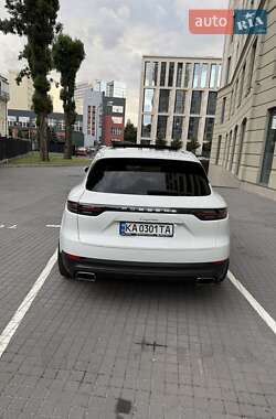 Внедорожник / Кроссовер Porsche Cayenne 2020 в 