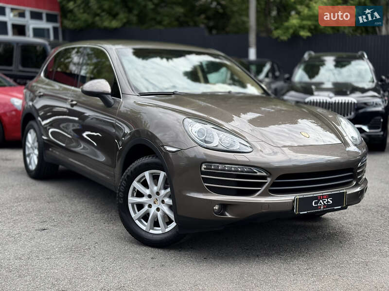 Внедорожник / Кроссовер Porsche Cayenne 2010 в 